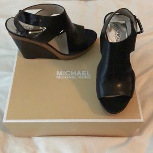 Michael Kors Josephine Wedge size 8M